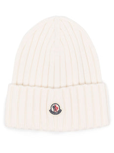 czapka beanie z aplikacją z logo