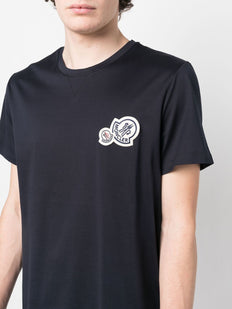 koszulka z naszywką z logo