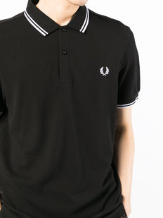 koszulka polo z haftowanym logo
