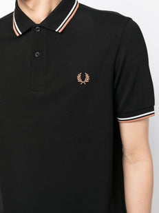 koszulka polo z haftowanym logo