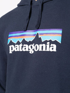bluza z kapturem z nadrukowanym logo
