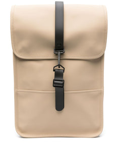 carabiner-fastening waterproof backpack