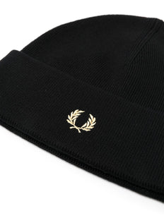 czapka beanie z haftowanym logo